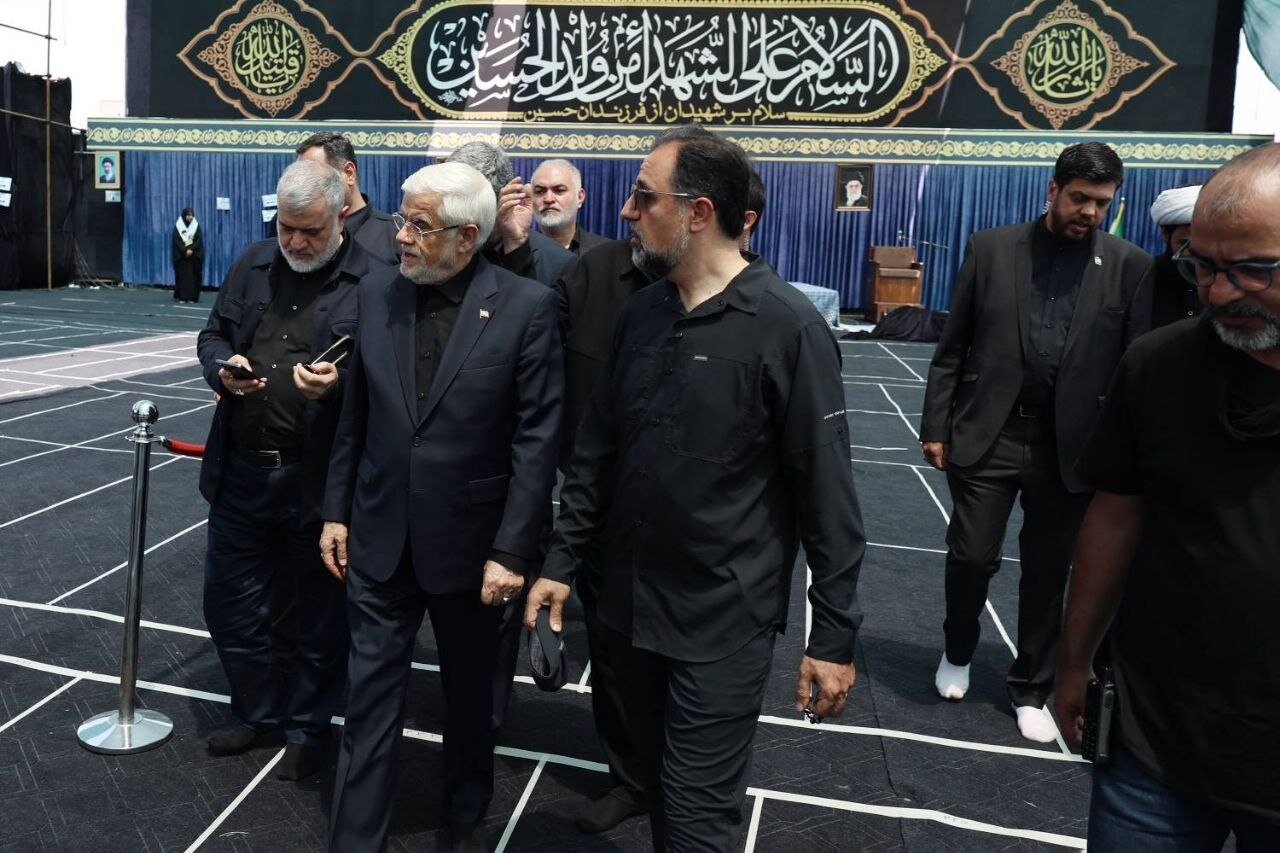 بازدید میدانی عارف از مراکز اسکان و درمان زائران مراسم تشییع رهبر شهید
