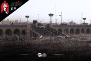 فیلم هوایی از مراسم نماز بر پیکرهای مطهر رهبر شهید انقلاب و خانواده ایشان