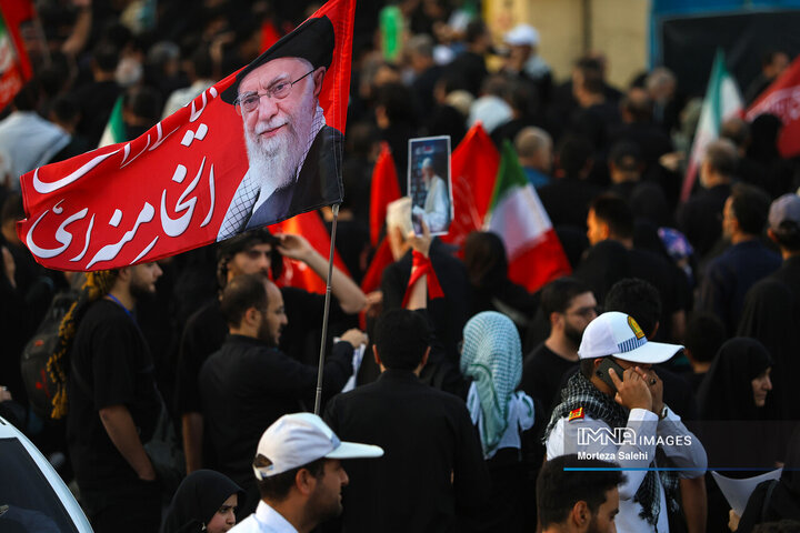حضور فرزندان رهبر شهید انقلاب در مصلای تهران