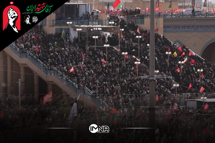 فیلم کامل اقامه نماز بر پیکرهای مطهر خانواده رهبر شهید انقلاب