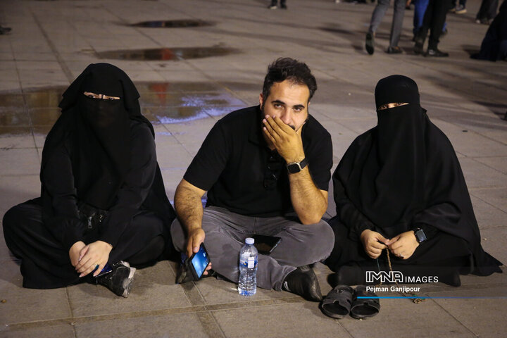 وداع شبانه با پیکر مطهر رهبر شهید انقلاب