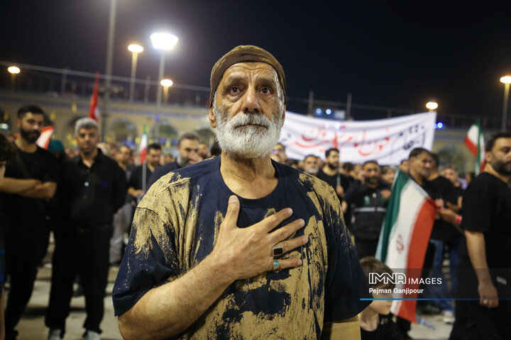 وداع شبانه با پیکر مطهر رهبر شهید انقلاب