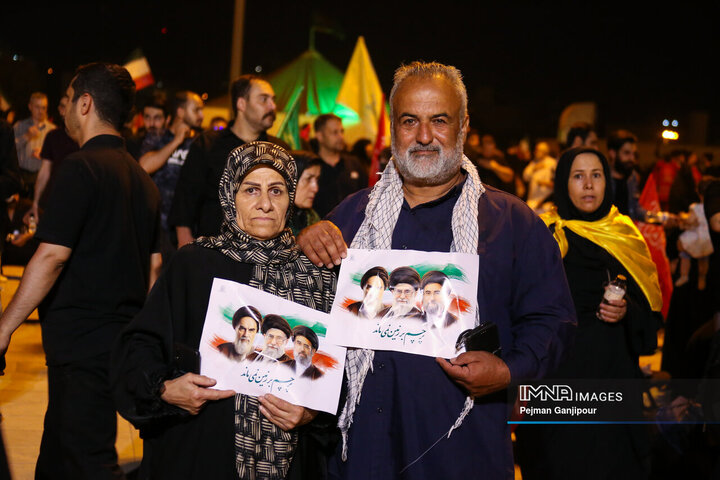 وداع شبانه با پیکر مطهر رهبر شهید انقلاب