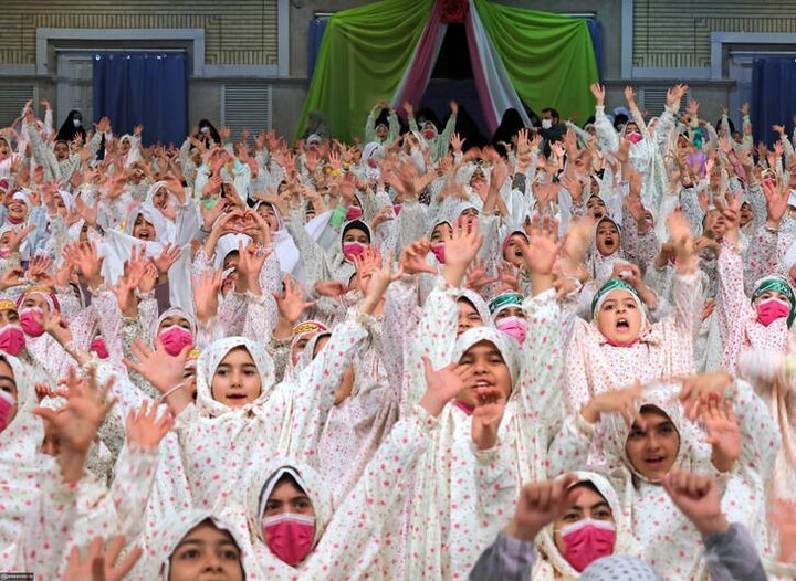 جشن تکلیف فرشته‌ها در جوار پیکر شهید انقلاب