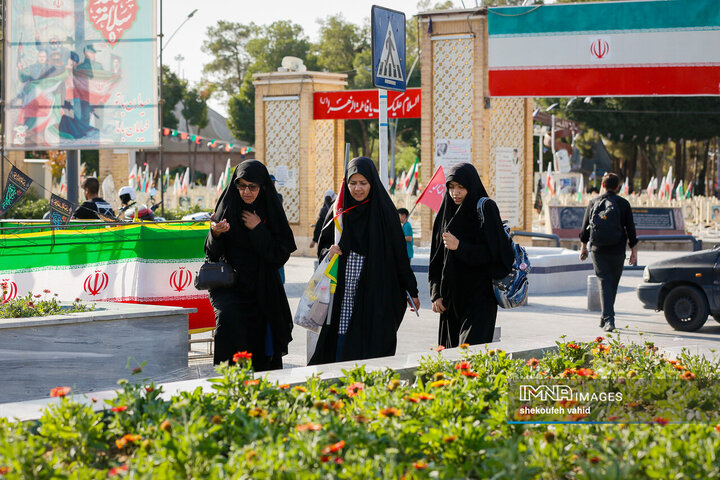 مراسم بدرقه کاروان اعزام به مراسم وداع رهبر شهید انقلاب