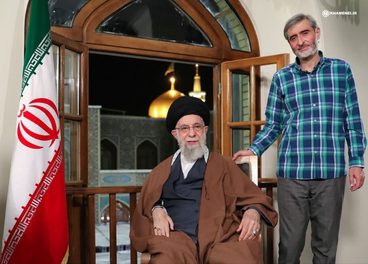 انتشار تصویری جدید از شهید باقری کنی در کنار رهبر شهید انقلاب