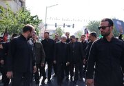 حضور عارف در آیین تشییع پیکر مطهر امام شهید انقلاب