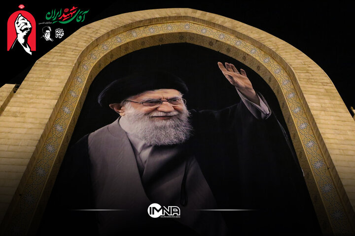 دست‌هایی که برای وداع با او بالا می‌رود