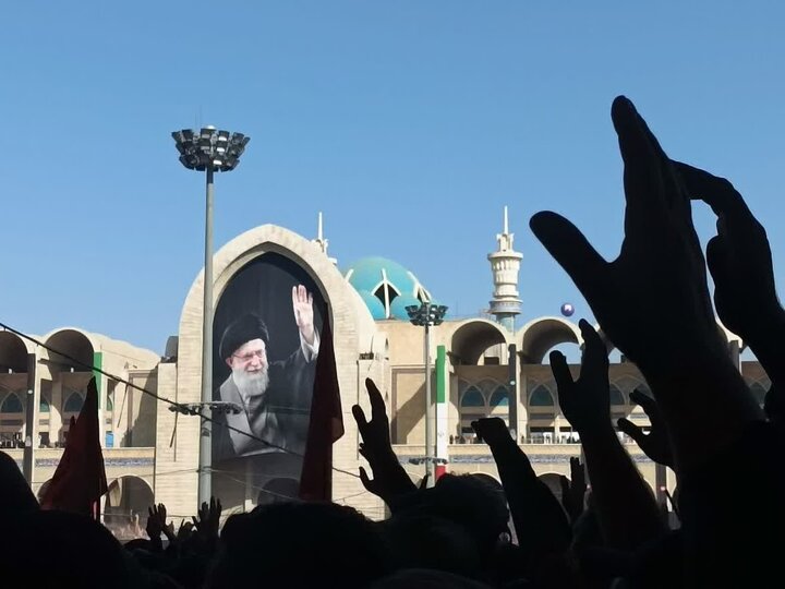 میدان‌داری نسل Z در مراسم تشییع پیکر رهبر شهید در تهران