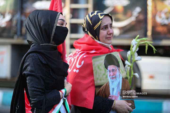 بدرقه حماسی رهبر شهید انقلاب