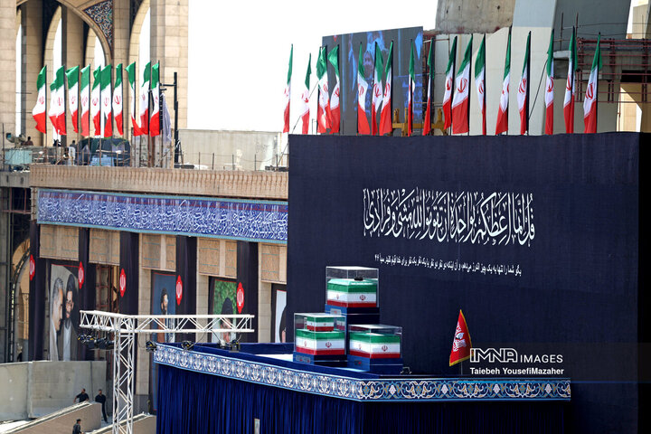 آخرین وداع مردم ایران با رهبر شهید در مصلی تهران
