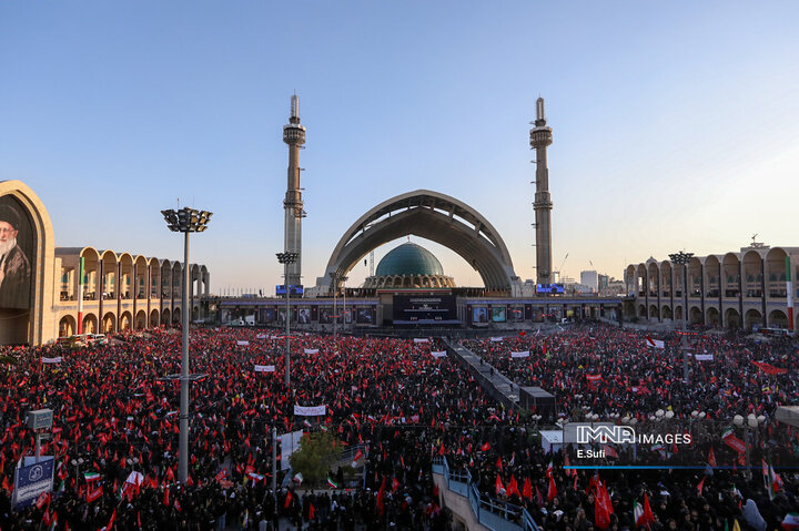 مراسم مردمی وداع با آقای شهید ایران