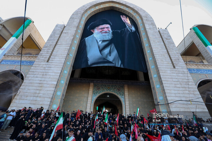 مراسم مردمی وداع با آقای شهید ایران