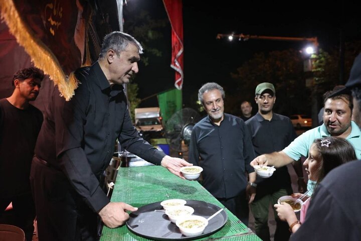 حضور رئیس سازمان انرژی اتمی در جمع خادمان موکب سازمان