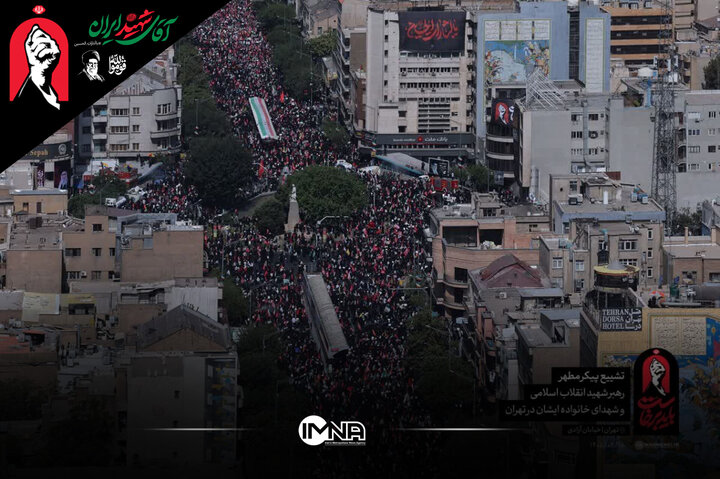 گویی زمان مردانش را بازگردانده است تا شاهد این صحنه باشند