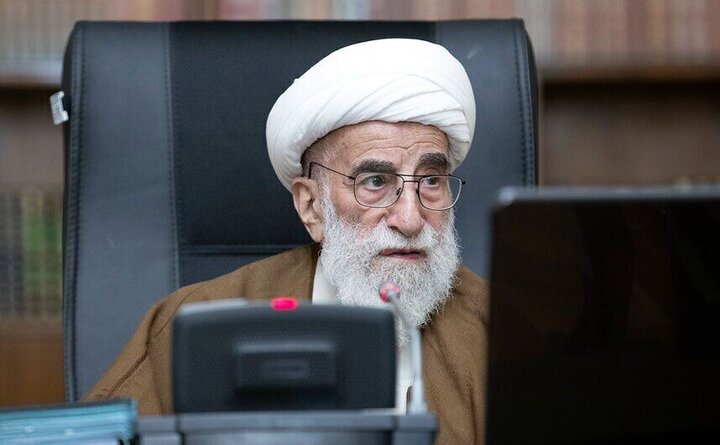 حضور آیت‌الله جنتی در مراسم تشییع آقای شهید ایران