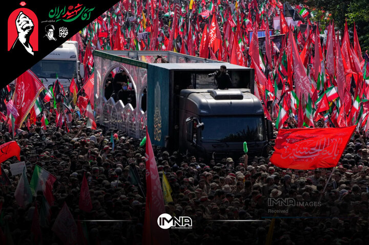 پیکر مطهر رهبر شهید به میدان آزادی رسید