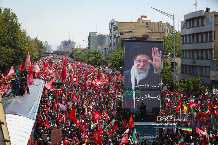 بدرقه حماسی رهبر شهید انقلاب در تهران