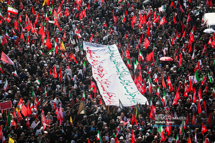 بدرقه حماسی رهبر شهید انقلاب در تهران