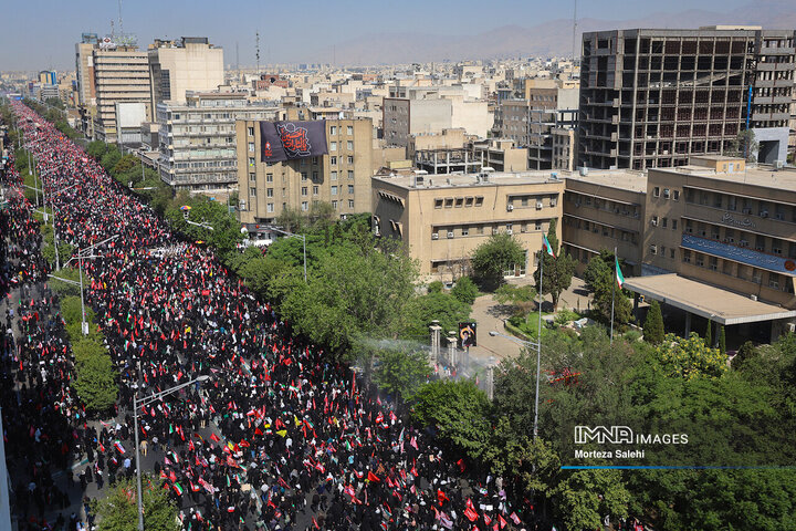 بدرقه حماسی رهبر شهید انقلاب در تهران