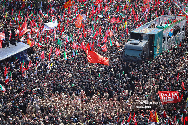 بدرقه حماسی رهبر شهید انقلاب در تهران