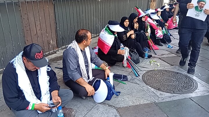 پیام زائران راه‌دور امام شهید برای دشمنان؛ «انتقام خواهیم گرفت»