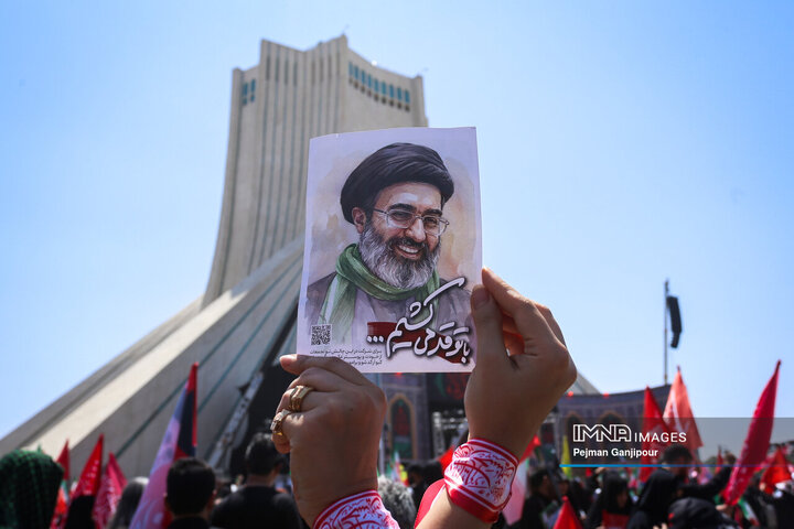 بدرقه حماسی رهبر شهید انقلاب در تهران