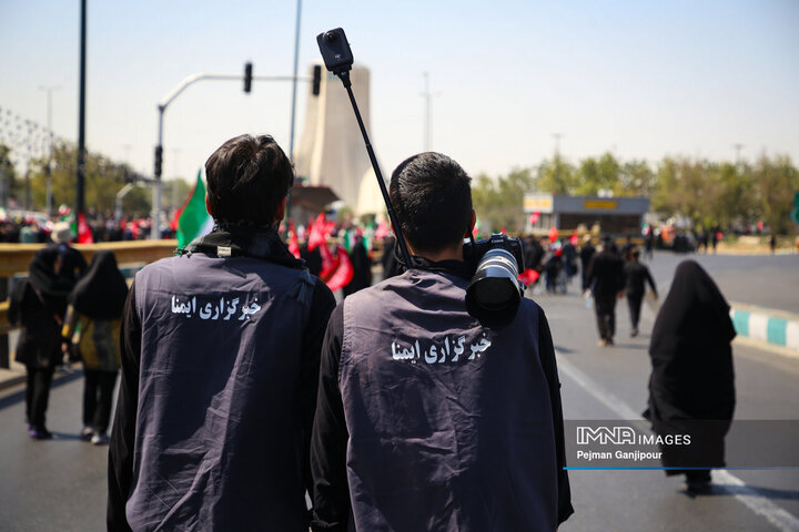 بدرقه حماسی رهبر شهید انقلاب در تهران