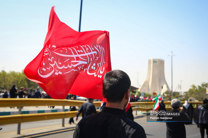 بدرقه حماسی رهبر شهید انقلاب در تهران