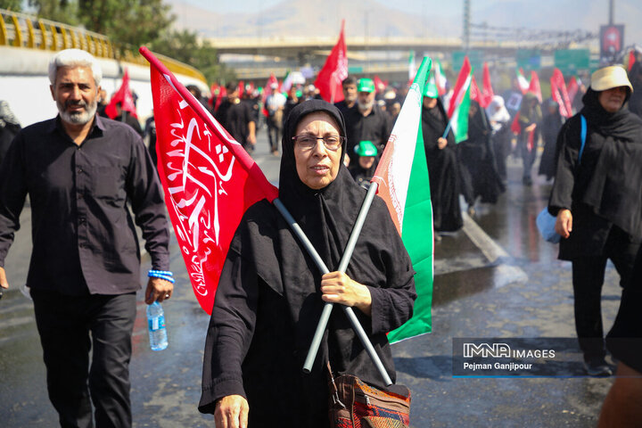بدرقه حماسی رهبر شهید انقلاب در تهران