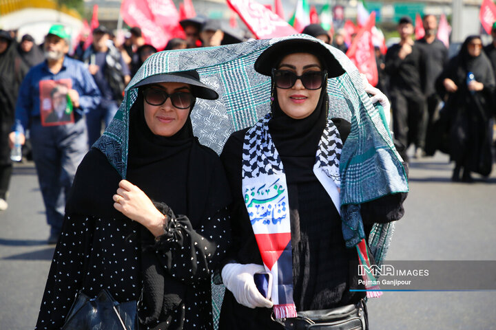 بدرقه حماسی رهبر شهید انقلاب در تهران