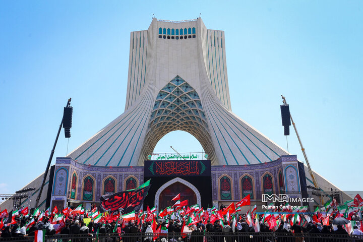 بدرقه حماسی رهبر شهید انقلاب در تهران