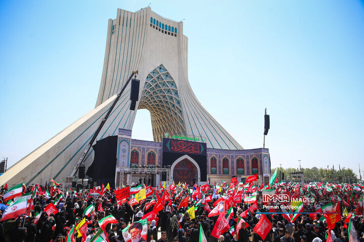 بدرقه حماسی رهبر شهید انقلاب در تهران