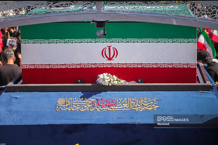بدرقه حماسی رهبر شهید انقلاب در تهران