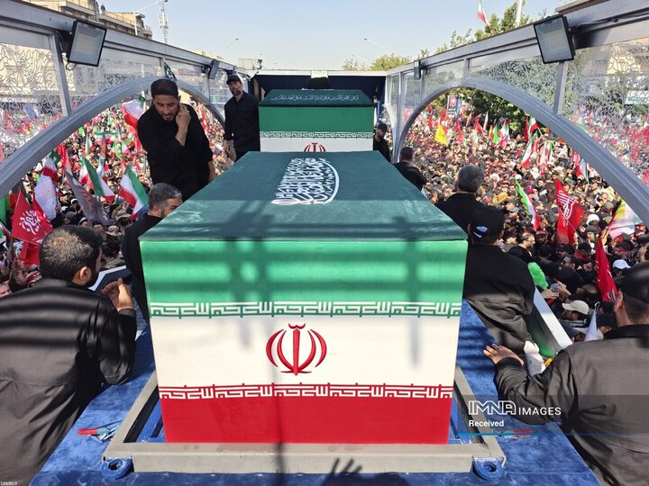بدرقه حماسی رهبر شهید انقلاب در تهران