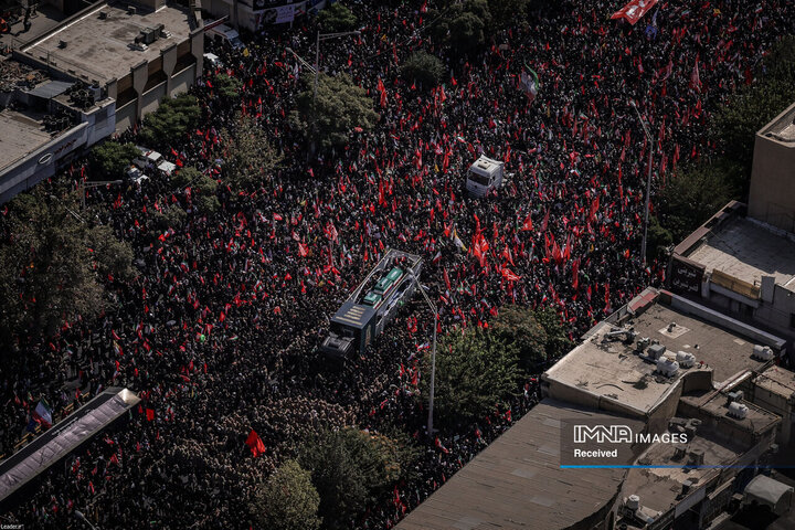 بدرقه حماسی رهبر شهید انقلاب در تهران