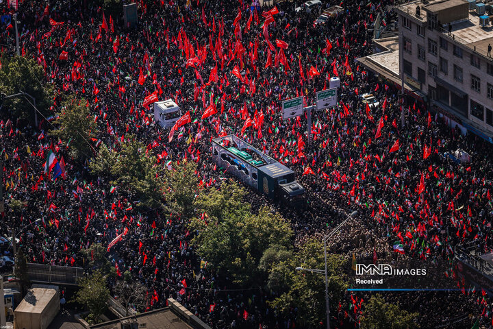 بدرقه حماسی رهبر شهید انقلاب در تهران