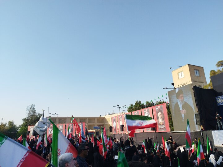 هم‌زمان با تهران؛ اجتماع بزرگ عزاداران رهبر شهید در اصفهان آغاز شد