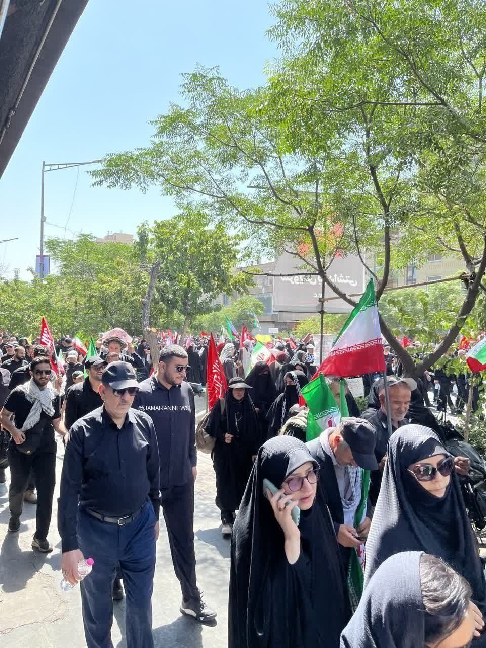 حضور اسحاق جهانگیری در مراسم تشییع رهبر شهید انقلاب