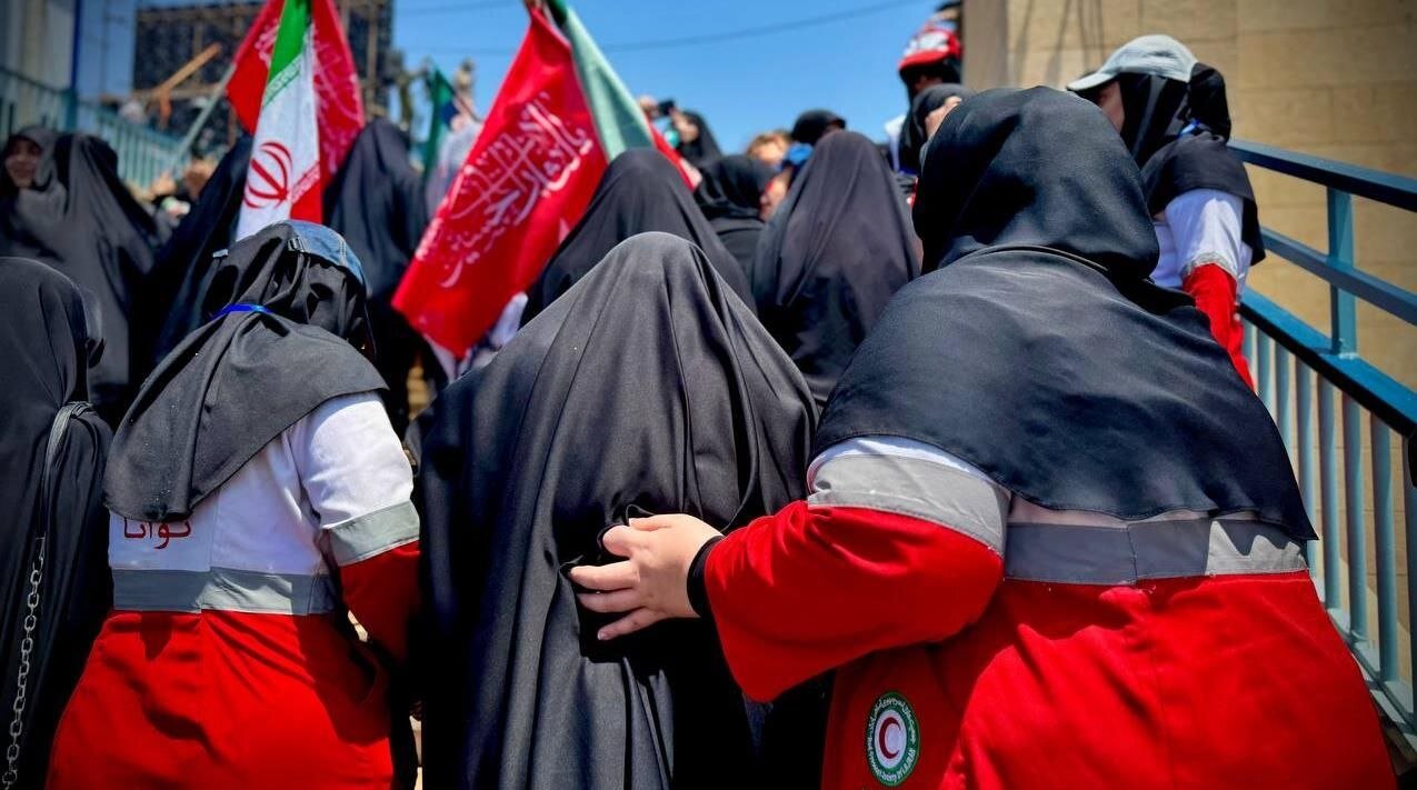 رزمایش عشق و ایثار؛ امدادگران هلال‌احمر پاسداران سلامت زائران رهبر شهید ایران