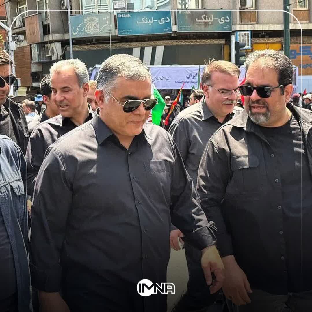 حضور وزیر نفت بههمراه معاونانش در مراسم تشییع رهبر شهید انقلاب