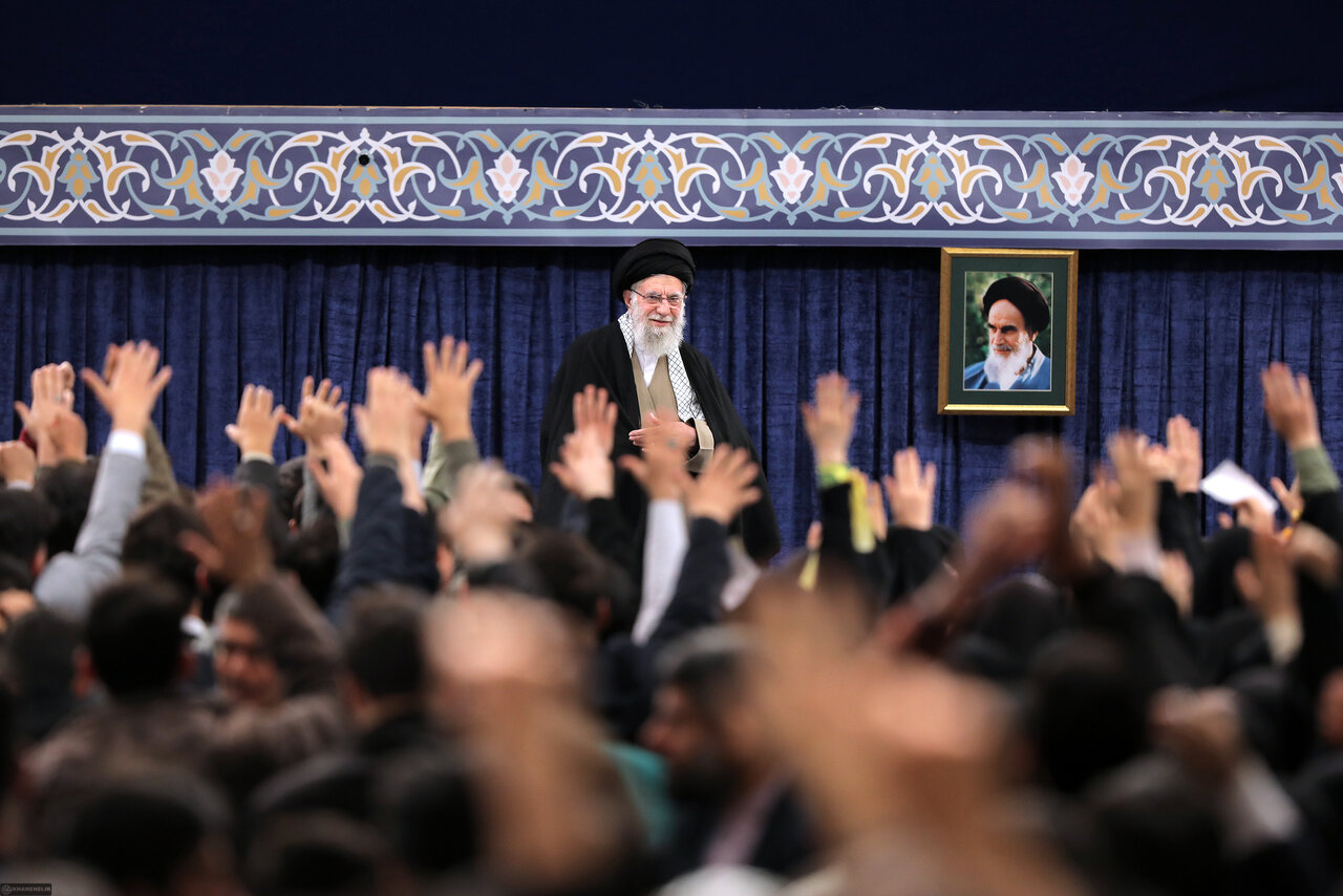 دانشجوی تراز در نگاه رهبر شهید چه کسی بود؟