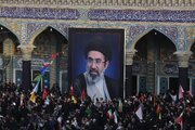 فیلم| آیت‌الله سید مجتبی خامنه‌ای در خاکسپاری رهبر شهید حضور داشتند