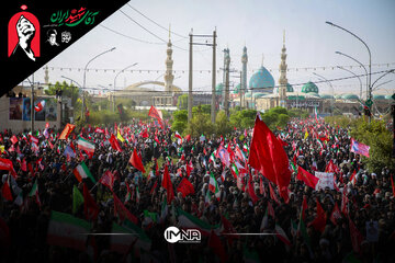 نمای متفاوت از آخرین دیدار مردم با رهبر شهید ایران در قم