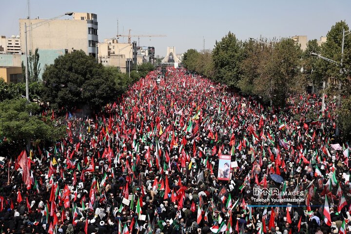 مراسم تشییع پیکر مطهر رهبر شهید انقلاب در تهران