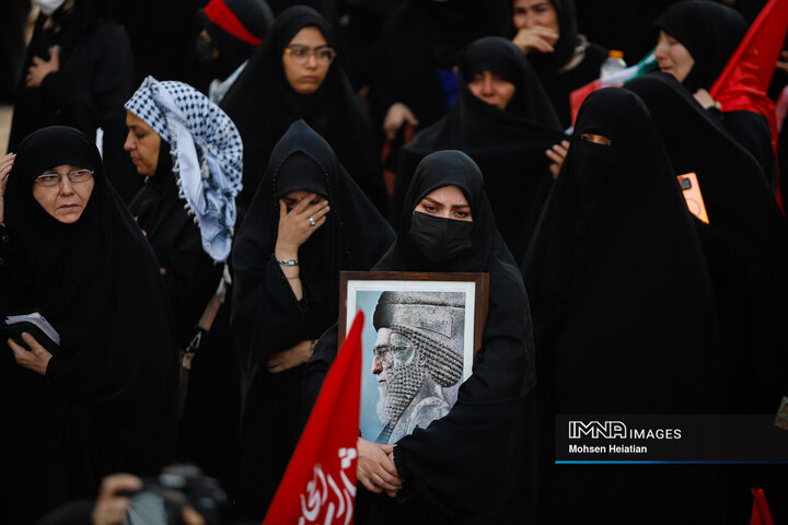 وداع با پیکر مطهر رهبر شهید انقلاب در شهر مقدس قم