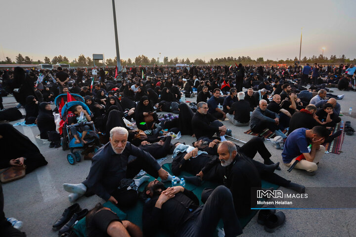 وداع با پیکر مطهر رهبر شهید انقلاب در شهر مقدس قم