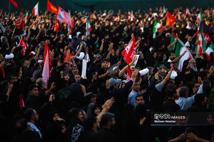 وداع با پیکر مطهر رهبر شهید انقلاب در شهر مقدس قم