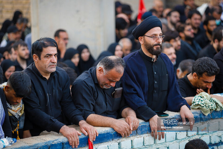 وداع با پیکر مطهر رهبر شهید انقلاب در شهر مقدس قم