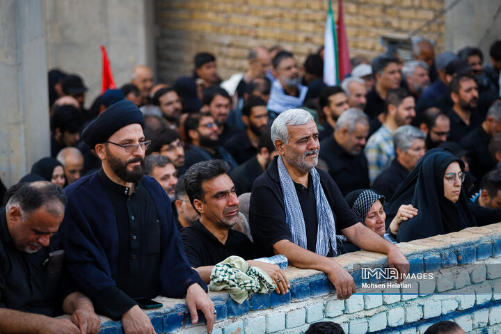 وداع با پیکر مطهر رهبر شهید انقلاب در شهر مقدس قم